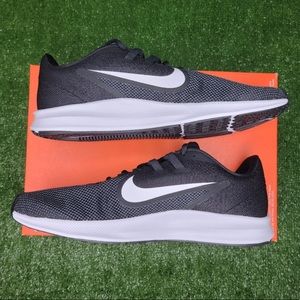 Wmns Nike Downshifter 9 size 12 wmns